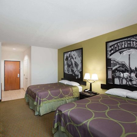 Super 8 By Wyndham Laporte La Porte Eksteriør billede