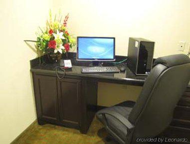 Super 8 By Wyndham Laporte La Porte Faciliteter billede